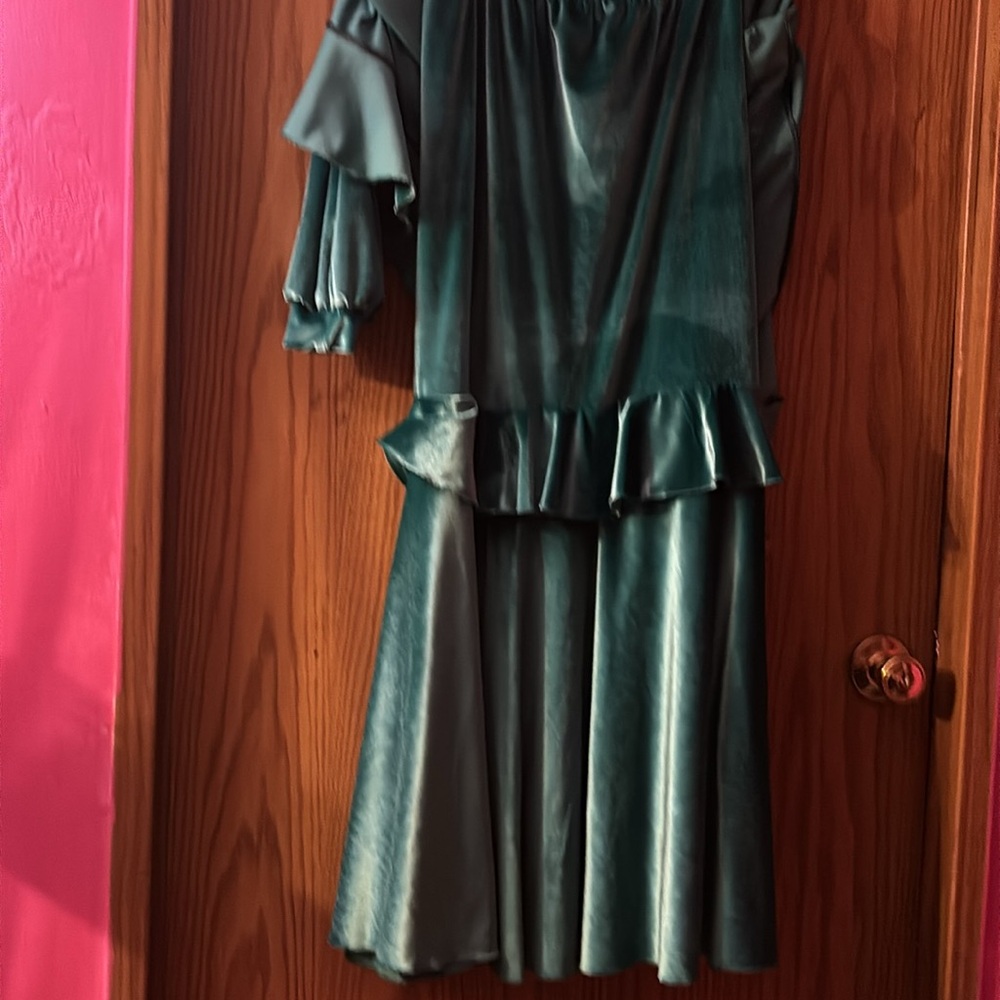 Sew Modest Velvet Outfit - Picture 6 of 8